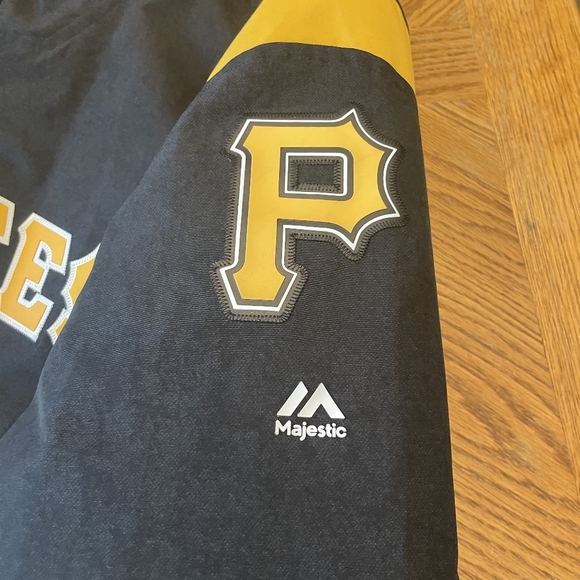 Womans majestic Pittsburgh Pirate On-field Therma Base Thermal Full ZipUp Jacket - Picture 3 of 8